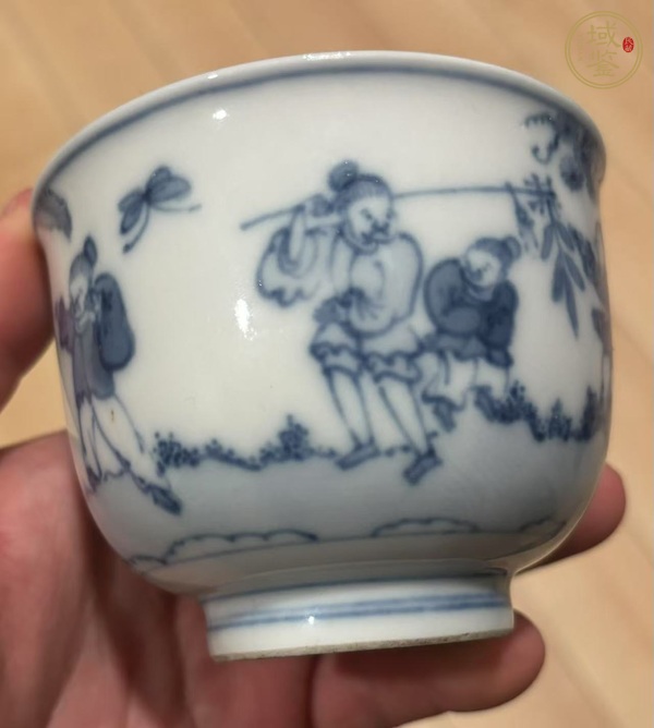 古玩陶瓷日本明治青花人物故事紋茶碗真品鑒賞圖