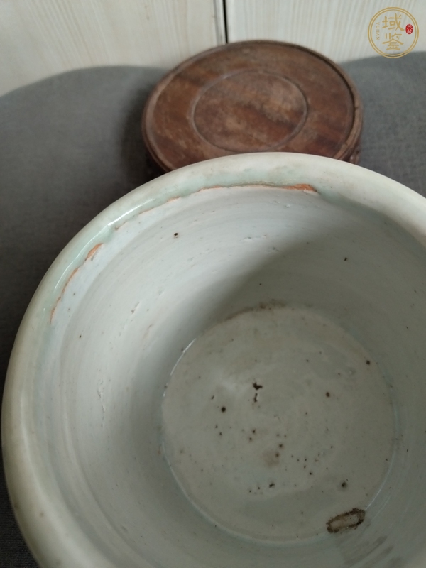 古玩陶瓷豆青釉幾何紋香爐真品鑒賞圖