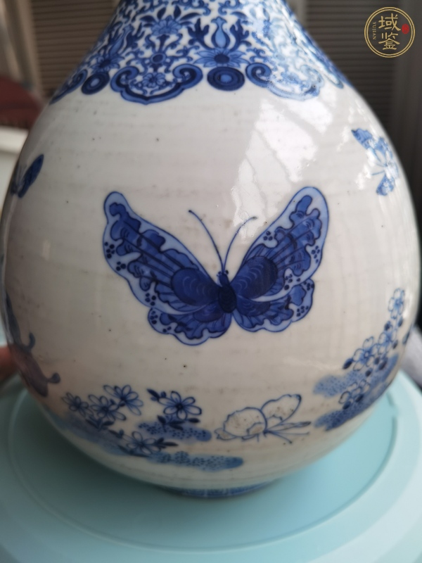 古玩陶瓷青花蝴蝶花卉紋膽瓶真品鑒賞圖