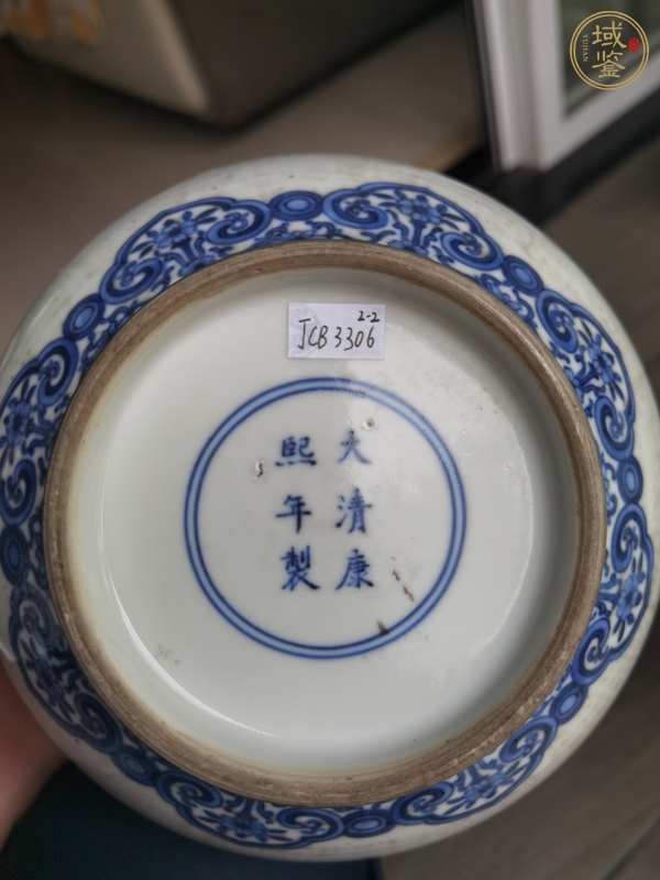 古玩陶瓷青花蝴蝶花卉紋膽瓶真品鑒賞圖