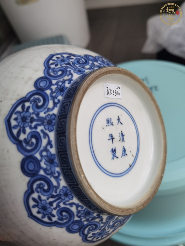 古玩陶瓷青花蝴蝶花卉紋膽瓶真品鑒賞圖
