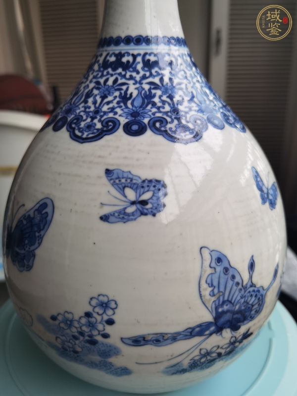 古玩陶瓷青花蝴蝶花卉紋膽瓶真品鑒賞圖