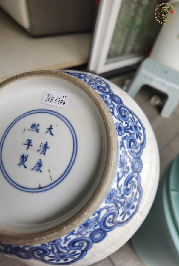 古玩陶瓷清晚期 青花蝶戀花膽瓶真品鑒賞圖