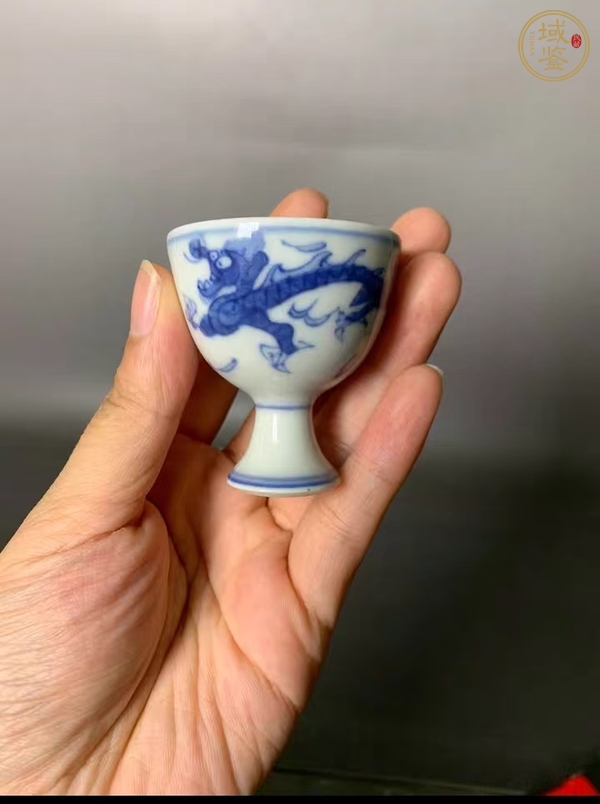 古玩陶瓷日本明治青花龍紋高足杯真品鑒賞圖