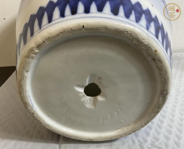 古玩陶瓷日本大正青花山水人物梅瓶真品鑒賞圖