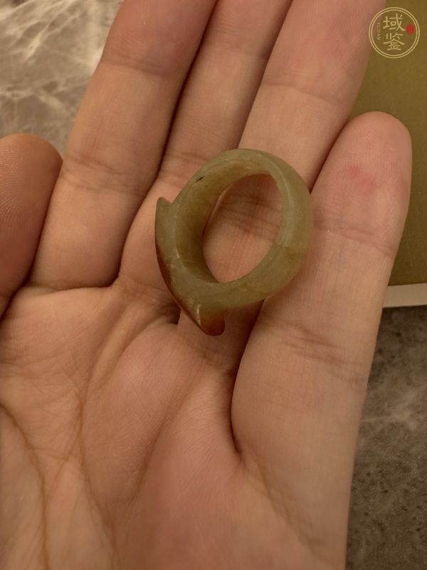 古玩玉器天然翡翠“馬鞍戒”真品鑒賞圖