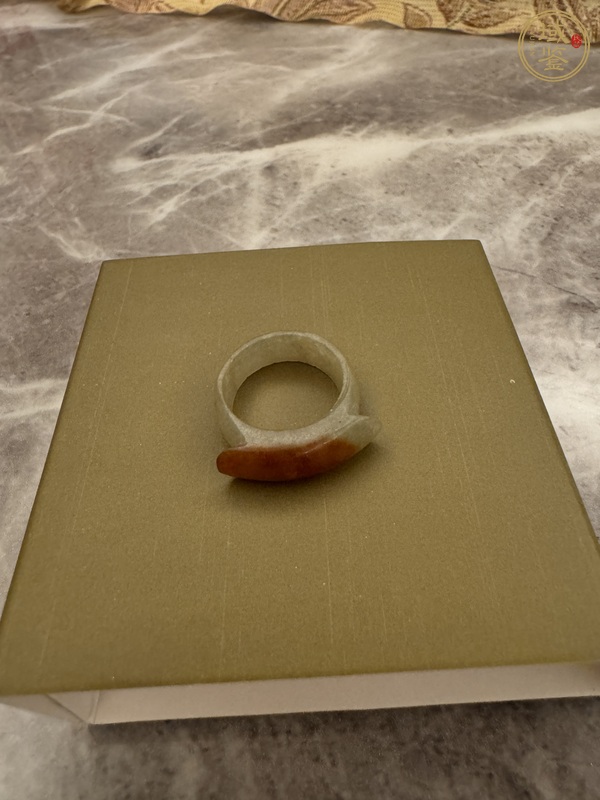 古玩玉器天然翡翠“馬鞍戒”真品鑒賞圖