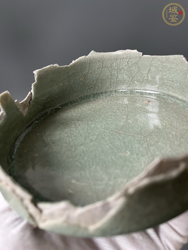古玩陶瓷龍泉官折沿洗真品鑒賞圖