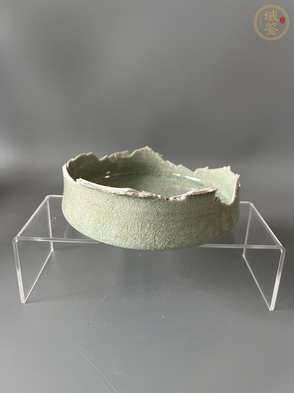 古玩陶瓷龍泉官折沿洗真品鑒賞圖