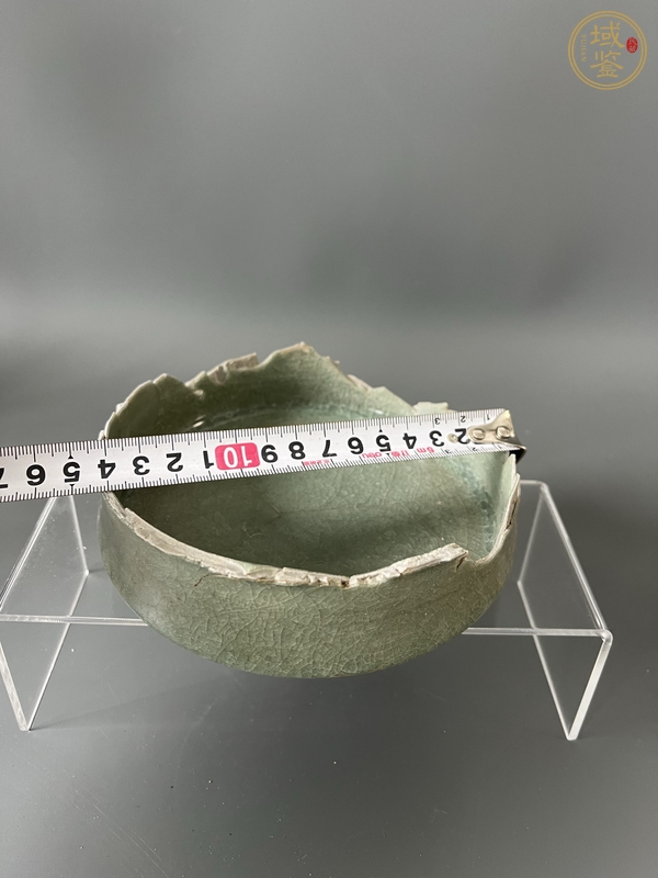 古玩陶瓷龍泉官折沿洗真品鑒賞圖