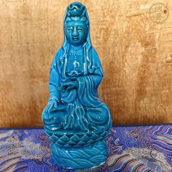 古玩陶瓷民國至解放孔雀藍(lán)釉觀音坐像真品鑒賞圖