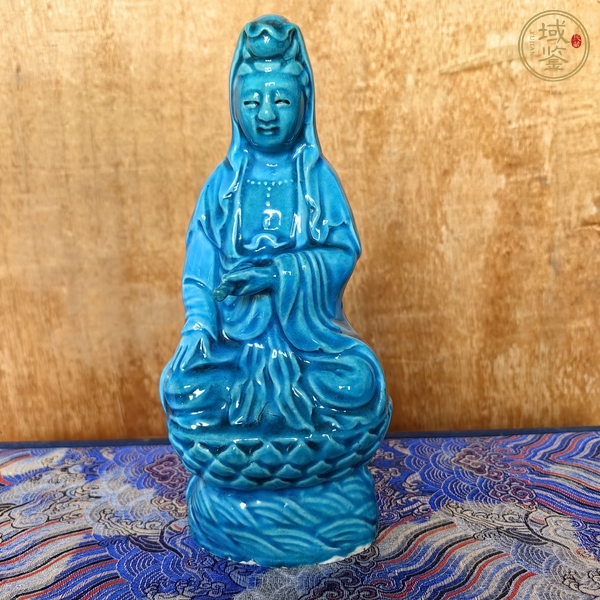 古玩陶瓷民國至解放孔雀藍(lán)釉觀音坐像真品鑒賞圖