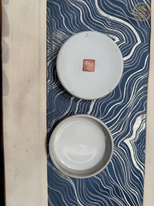 古玩陶瓷粉彩蓋盒真品鑒賞圖
