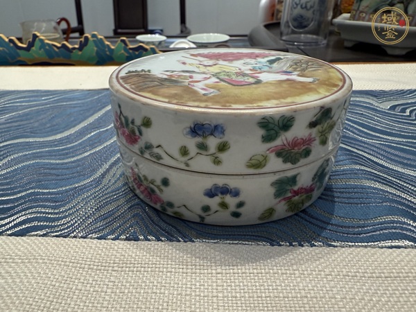 古玩陶瓷粉彩蓋盒真品鑒賞圖