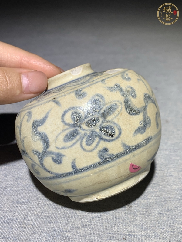 古玩陶瓷青花花卉紋罐真品鑒賞圖