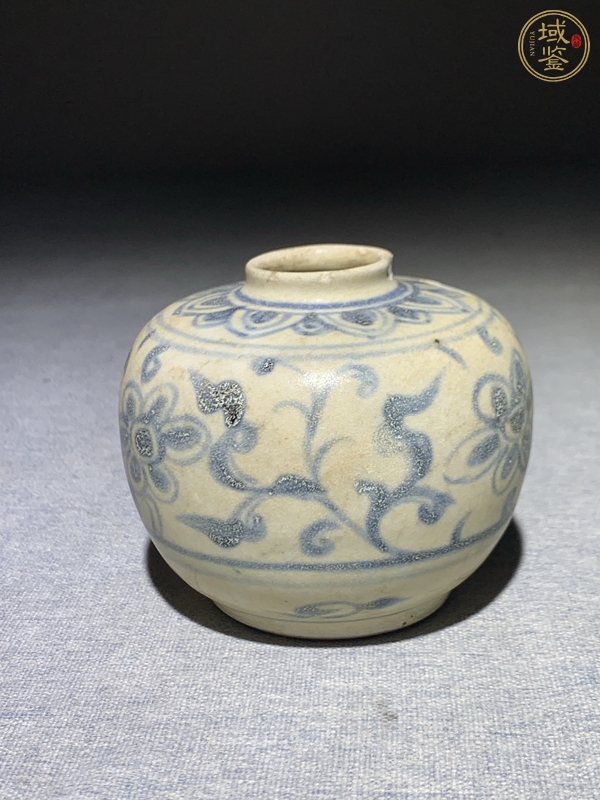 古玩陶瓷青花花卉紋罐真品鑒賞圖