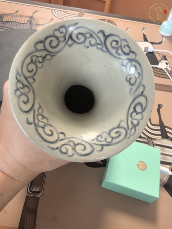 古玩陶瓷元代·青花蓮花紋玉壺春瓶 真品鑒賞圖