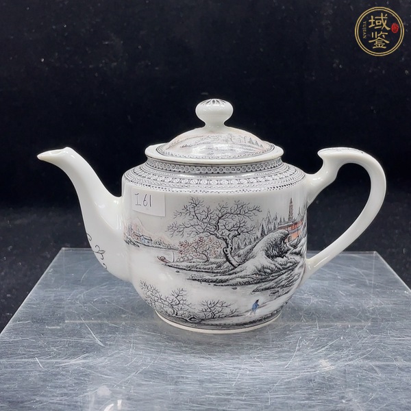 古玩雪景圖粉彩執(zhí)壺真品鑒賞圖