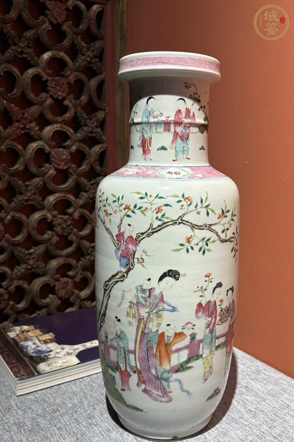 古玩人物紋粉彩棒槌瓶真品鑒賞圖