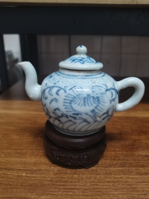 古玩陶瓷清中期青花茶壺拍賣，當(dāng)前價格0元