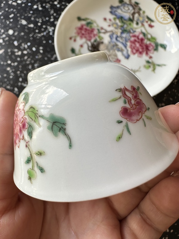 古玩陶瓷粉彩花卉大吉圖杯碟真品鑒賞圖