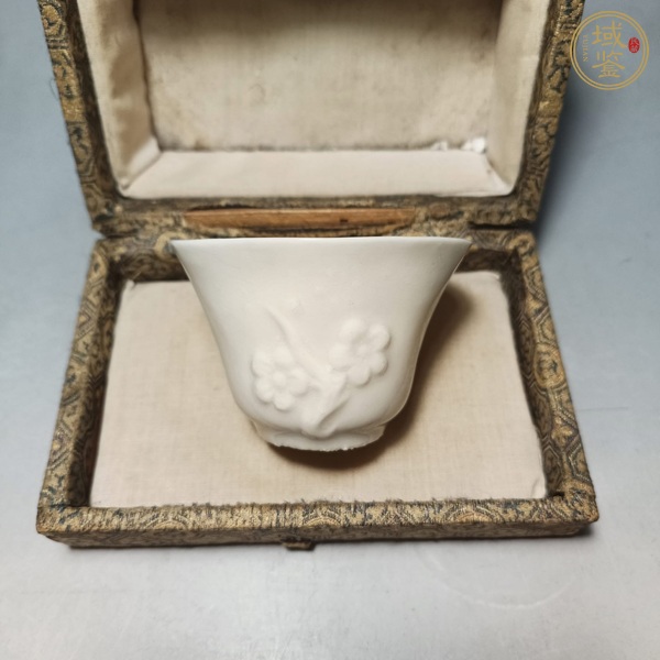 古玩白釉梅花杯真品鑒賞圖