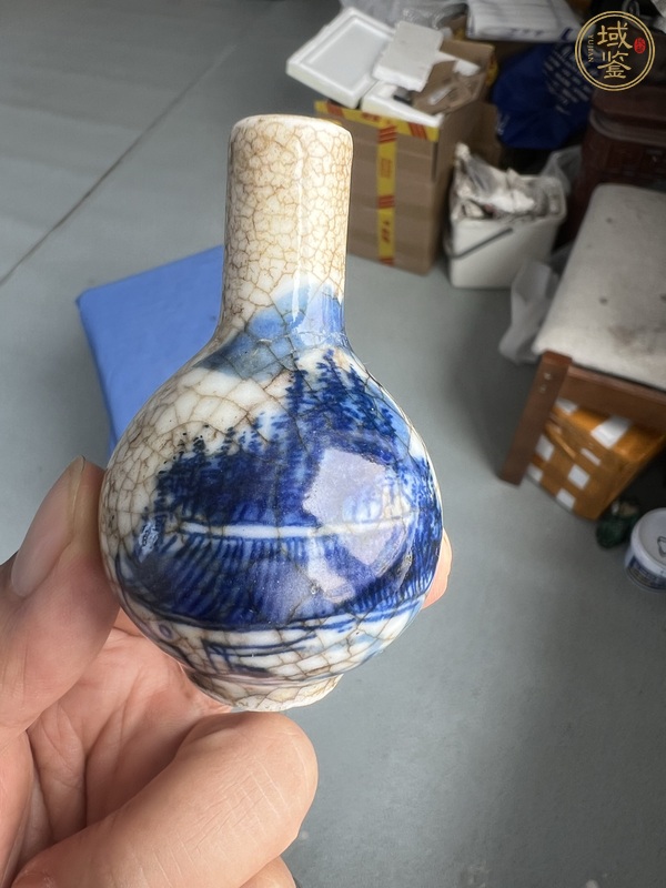 古玩陶瓷哥釉青花山水紋天球瓶真品鑒賞圖