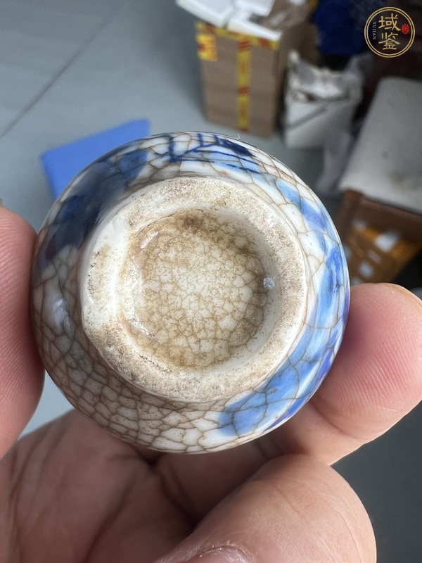 古玩陶瓷哥釉青花山水紋天球瓶真品鑒賞圖