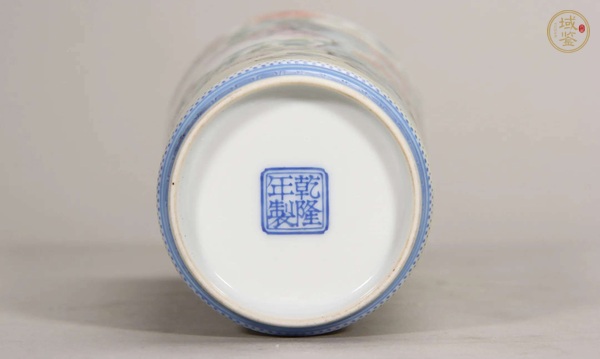 古玩陶瓷花卉紋粉彩梅瓶真品鑒賞圖