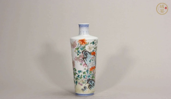 古玩陶瓷花卉紋粉彩梅瓶真品鑒賞圖