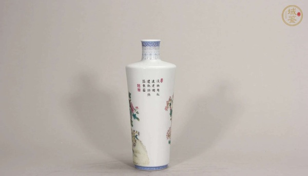 古玩陶瓷花卉紋粉彩梅瓶真品鑒賞圖