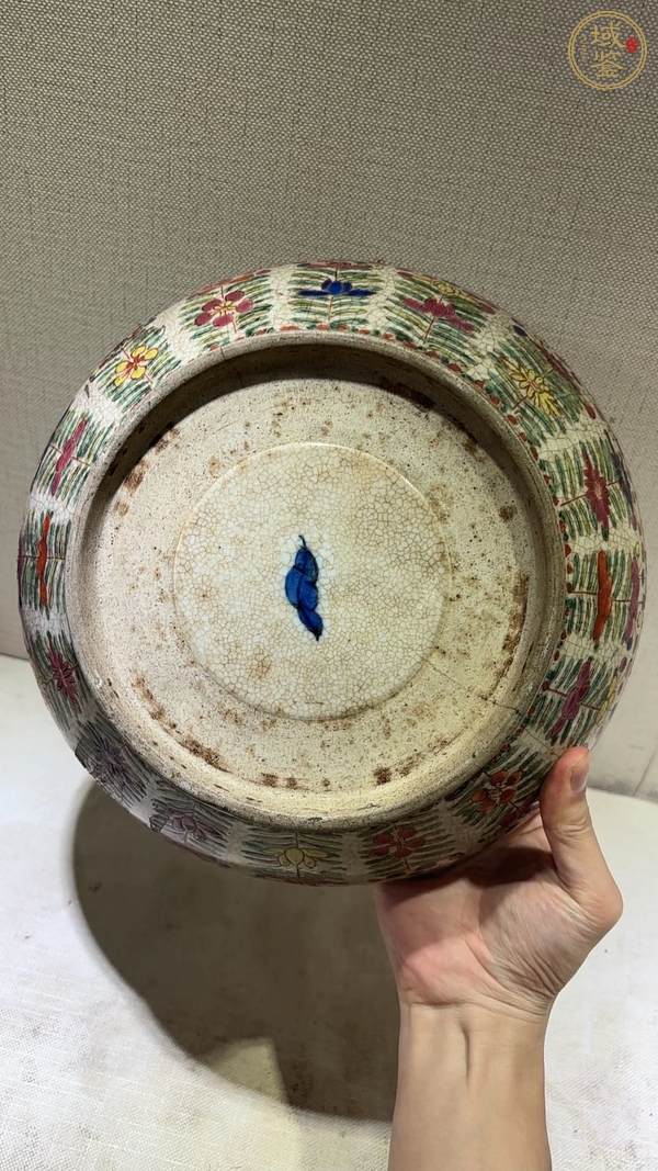 古玩陶瓷花卉紋粉彩捧盒真品鑒賞圖