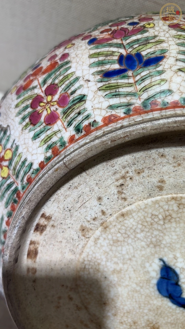 古玩陶瓷花卉紋粉彩捧盒真品鑒賞圖