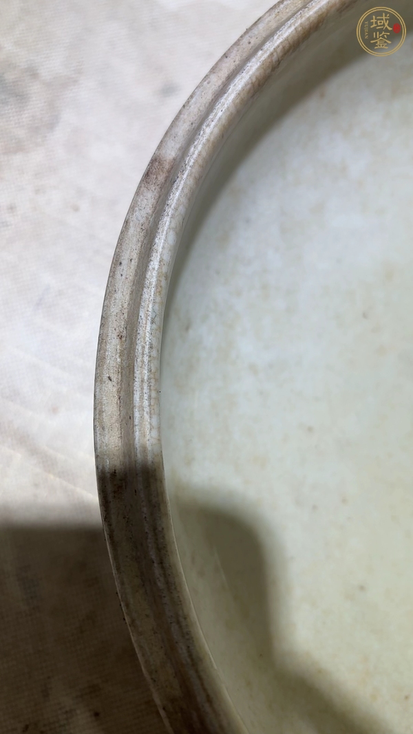 古玩陶瓷花卉紋粉彩捧盒真品鑒賞圖