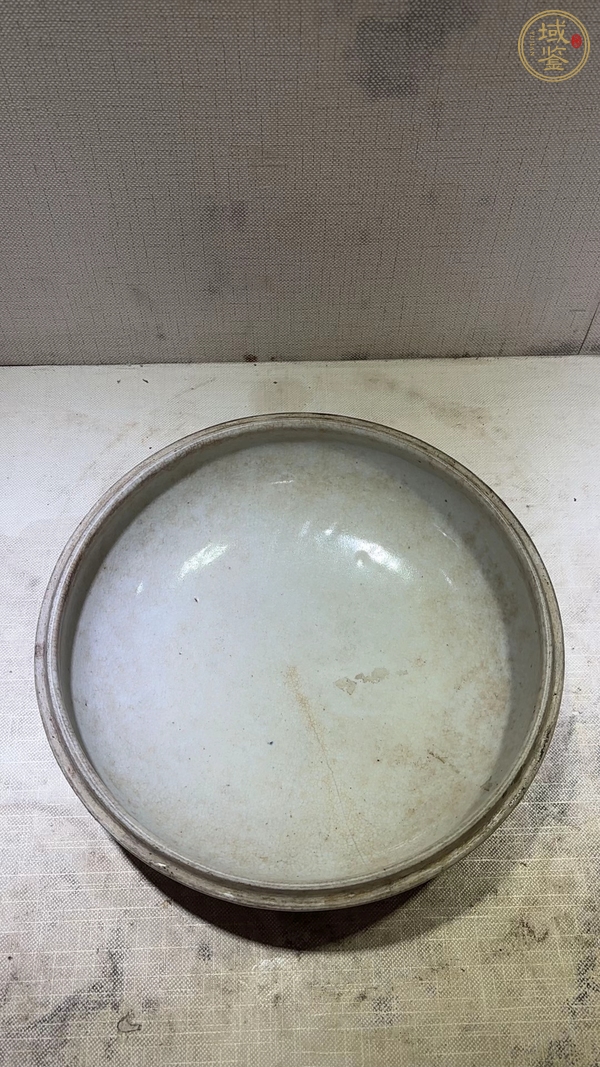 古玩陶瓷花卉紋粉彩捧盒真品鑒賞圖