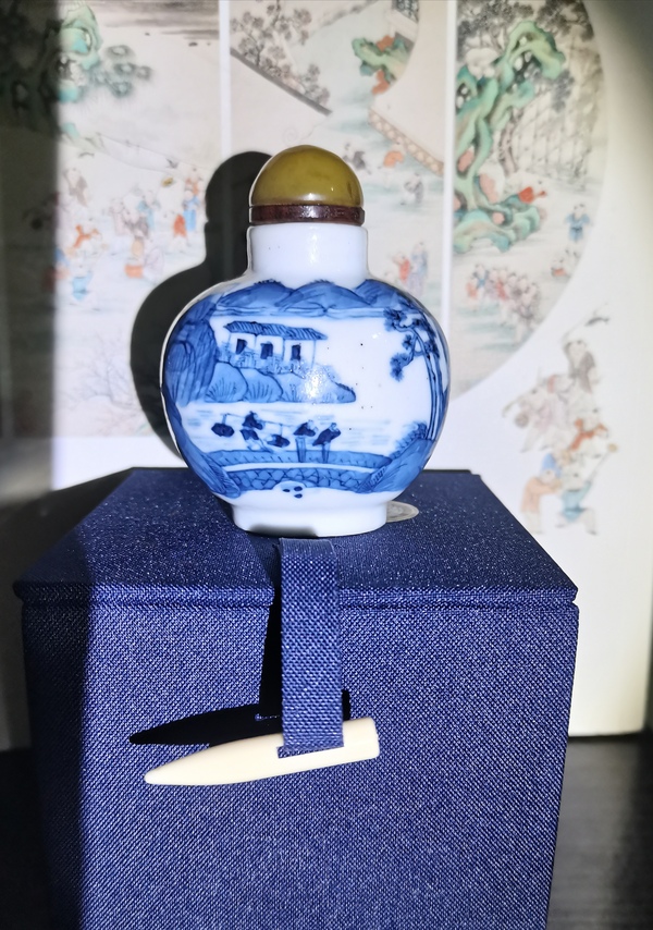 古玩轉賣清光緒·青花山水人物紋鼻煙壺拍賣，當前價格199元