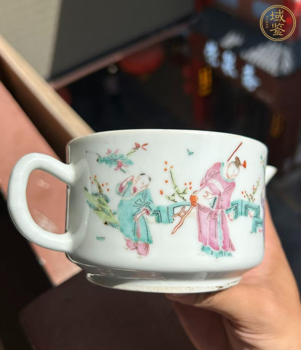 古玩陶瓷粉彩人物紋執(zhí)壺真品鑒賞圖