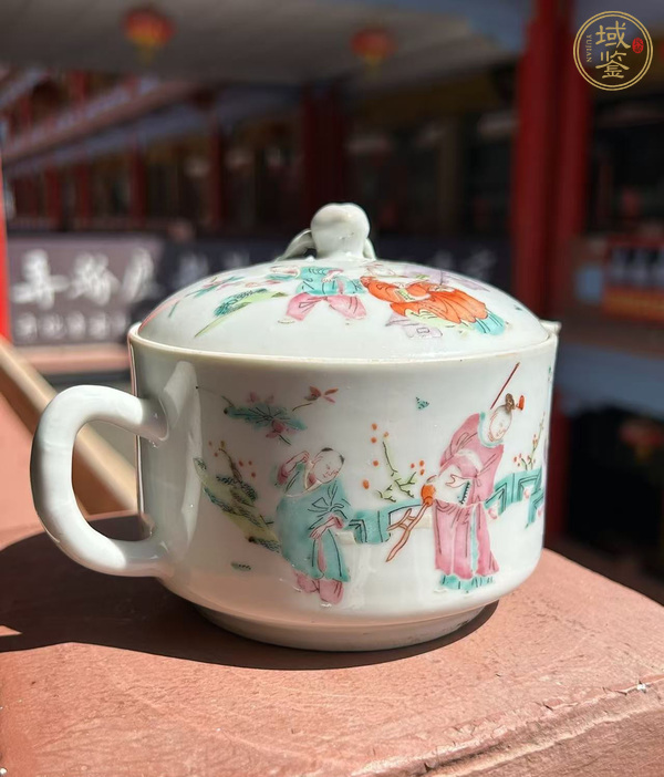 古玩陶瓷粉彩人物紋執(zhí)壺真品鑒賞圖