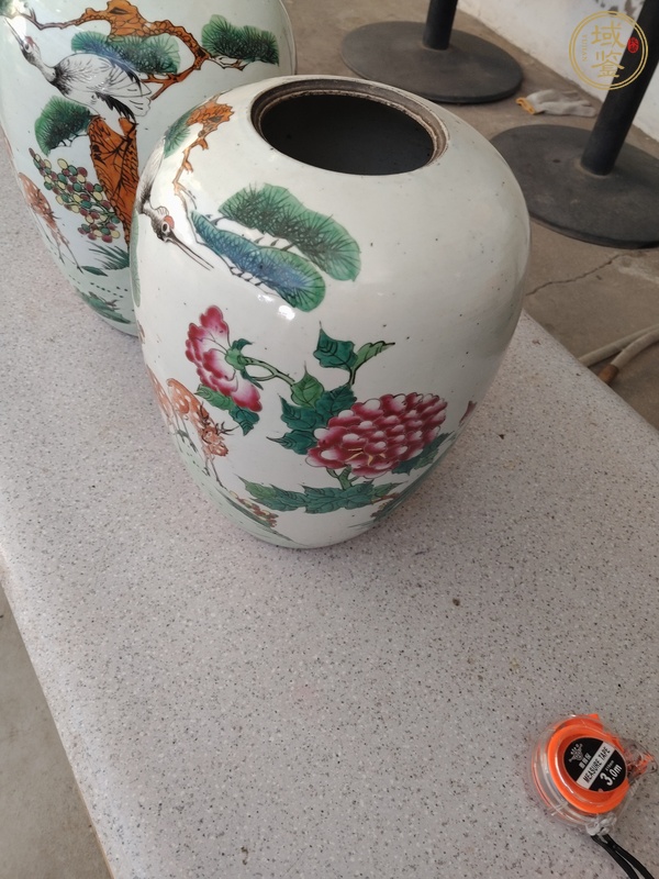 古玩陶瓷粉彩松鶴紋冬瓜罐真品鑒賞圖