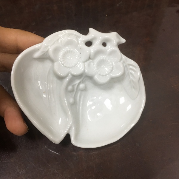 古玩陶瓷清代.德化白瓷桃形筆添拍賣，當前價格0元