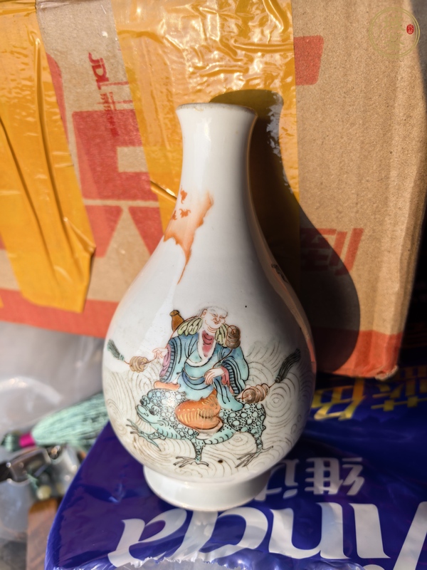 古玩陶瓷劉海戲金蟾粉彩瓶真品鑒賞圖