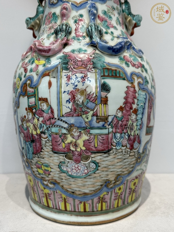 古玩陶瓷粉彩人物故事紋雙耳瓶真品鑒賞圖