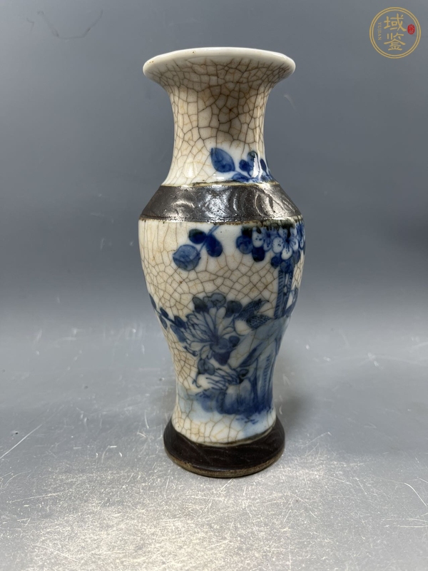 古玩陶瓷哥釉青花花鳥紋觀音瓶真品鑒賞圖