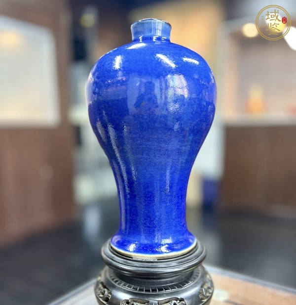 古玩藍(lán)釉堆白花卉紋梅瓶真品鑒賞圖