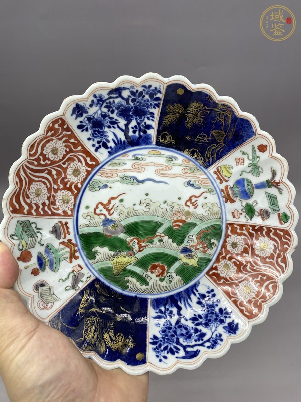 古玩陶瓷青花五彩海螺紋盤真品鑒賞圖