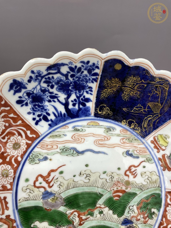 古玩陶瓷青花五彩海螺紋盤真品鑒賞圖