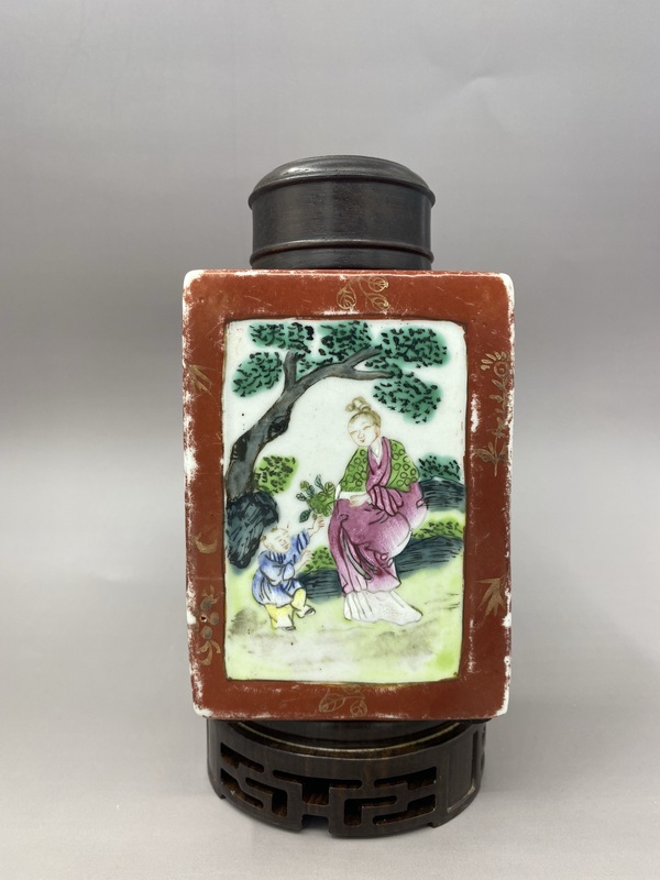 古玩轉(zhuǎn)賣清乾隆·**紅地描金開窗粉彩人物故事紋茶葉罐拍賣,當(dāng)前價(jià)格0元