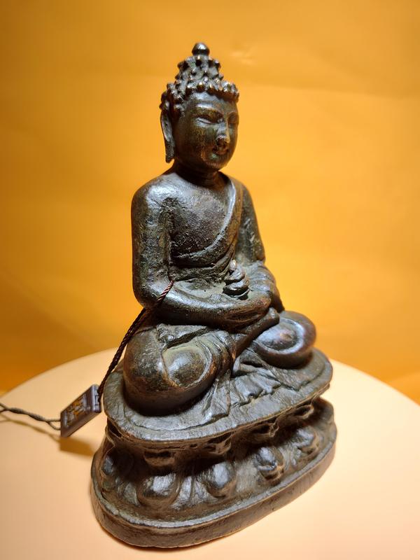 古玩銅器明代中原早期阿彌陀佛銅質(zhì)佛像，聞德評(píng)級(jí)拍賣，當(dāng)前價(jià)格28600元
