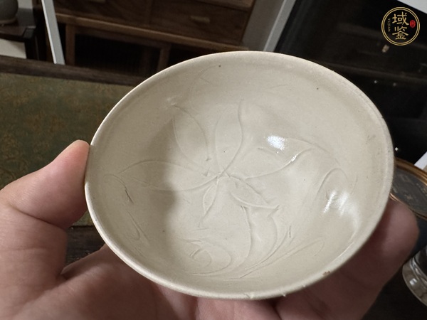 古玩陶瓷定窯刻花碗真品鑒賞圖