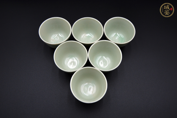古玩陶瓷豆青釉杯真品鑒賞圖